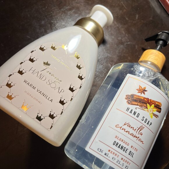 Vanilla Hand Soaps (Vanilla Cinnamon & Warm Vanilla ) (TWO / new / w/a/x) - Picture 2 of 16